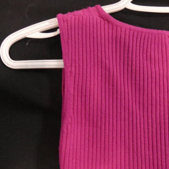 SUZY SHIER | medium | Vibrant Pink Ruched Sleeveless Top | Decorative Accent - Picture 9 of 13